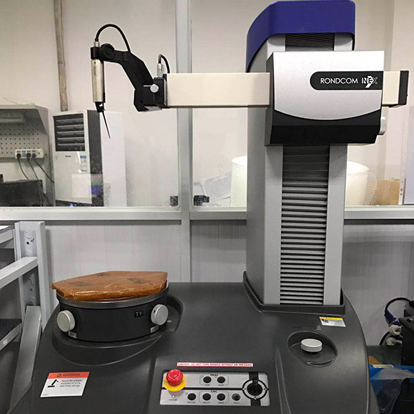Roundness measuring instrument